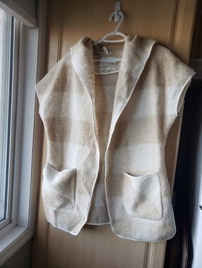Aritzia Wilfred Wool Blend Hooded Vest - Beige & Cream Swester